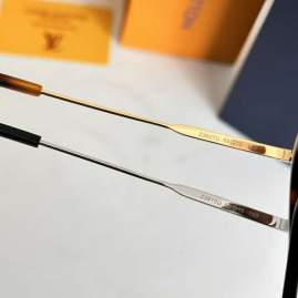 Picture of Louis Vuitton Sunglasses _SKUfw77710116fw